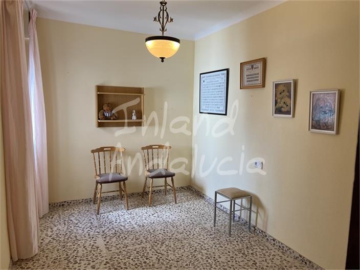 Image No.9-3 Bed Property for sale
