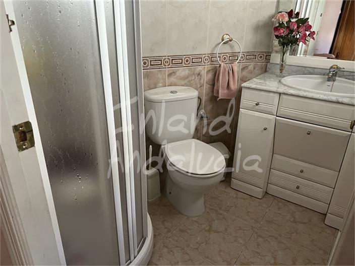Image No.9-10 Bed House for sale