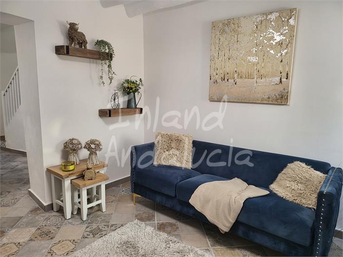 Image No.3-3 Bed House for sale