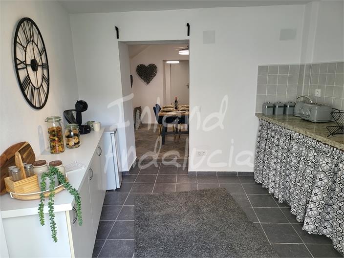 Image No.6-3 Bed House for sale
