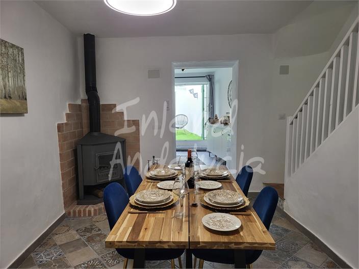 Image No.8-3 Bed House for sale