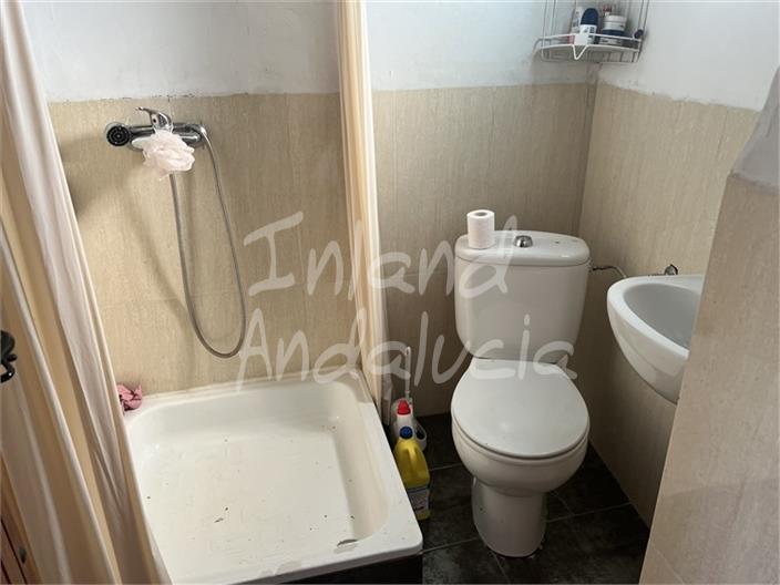Image No.9-3 Bed House for sale