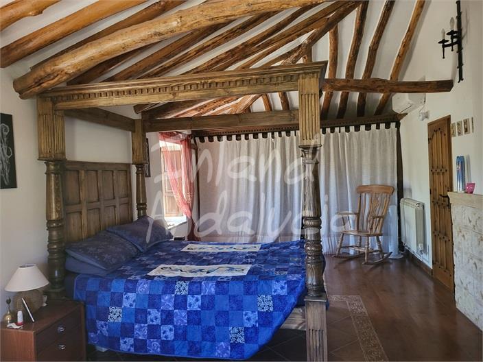 Image No.10-5 Bed Farmhouse for sale