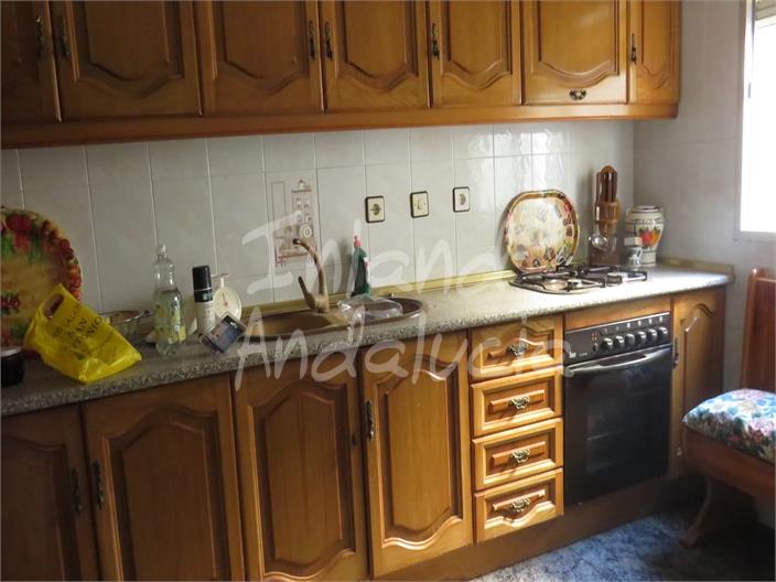 Image No.11-3 Bed House for sale