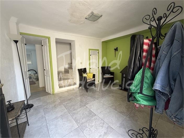 Image No.4-2 Bed House for sale