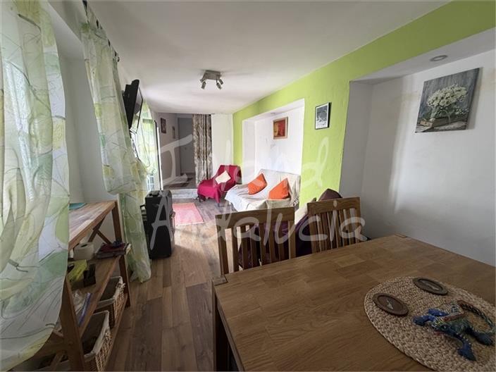 Image No.8-2 Bed House for sale
