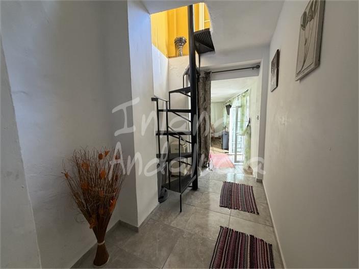 Image No.10-2 Bed House for sale