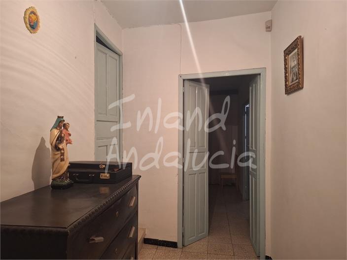 Image No.7-4 Bed House for sale