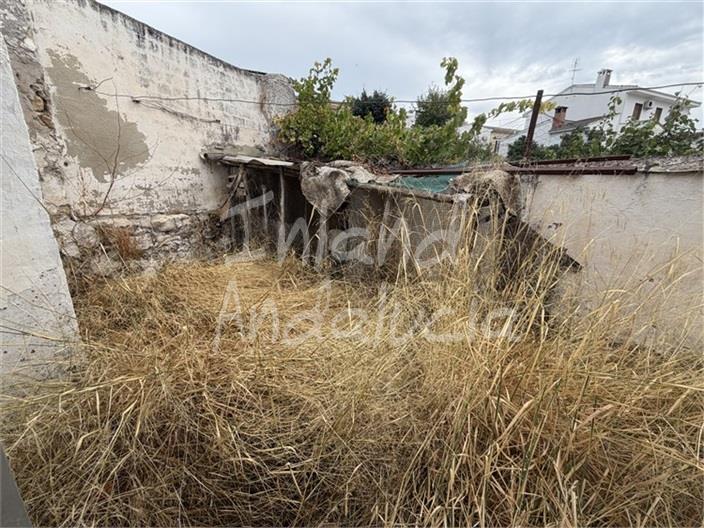 Image No.10-4 Bed House for sale