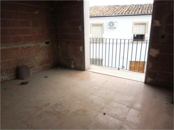 Image No.5-1 Bed Townhouse for sale
