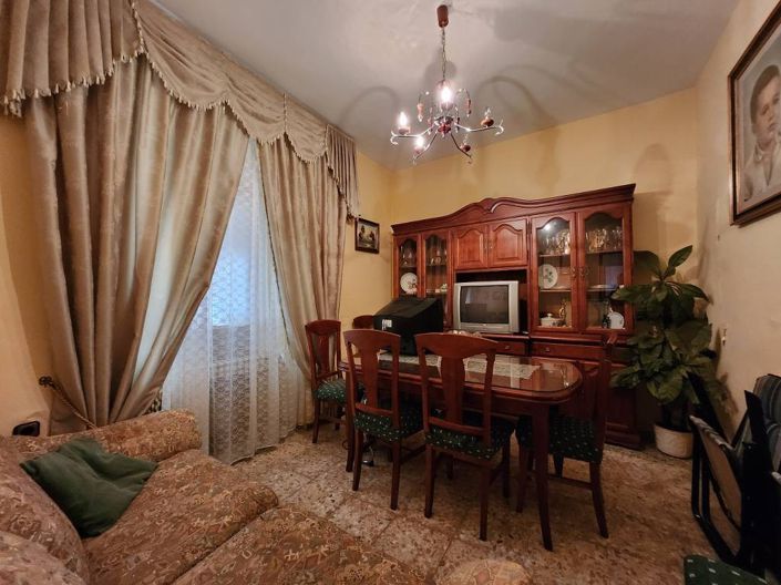 Image No.4-4 Bed Townhouse for sale