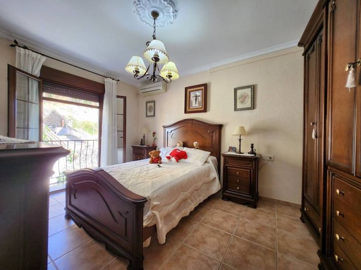 Image No.14-3 Bed Apartment for sale