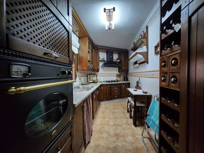 Image No.7-3 Bed Apartment for sale