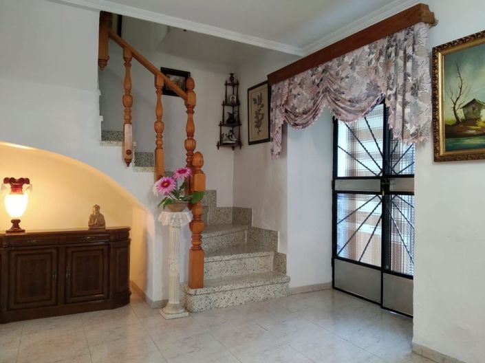 Image No.15-5 Bed Townhouse for sale