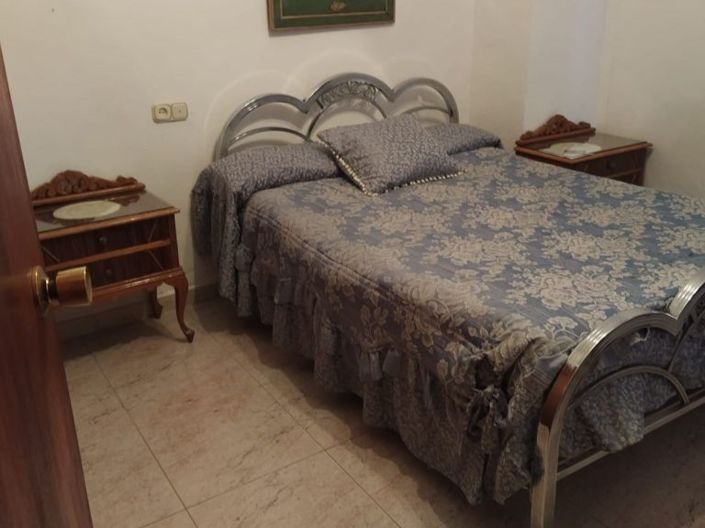Image No.18-5 Bed Townhouse for sale