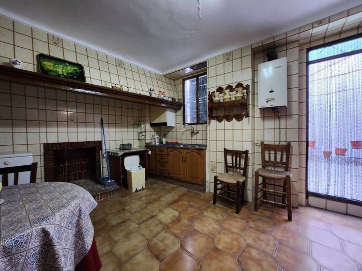 Image No.19-5 Bed Townhouse for sale