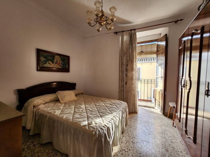 Image No.9-5 Bed Townhouse for sale