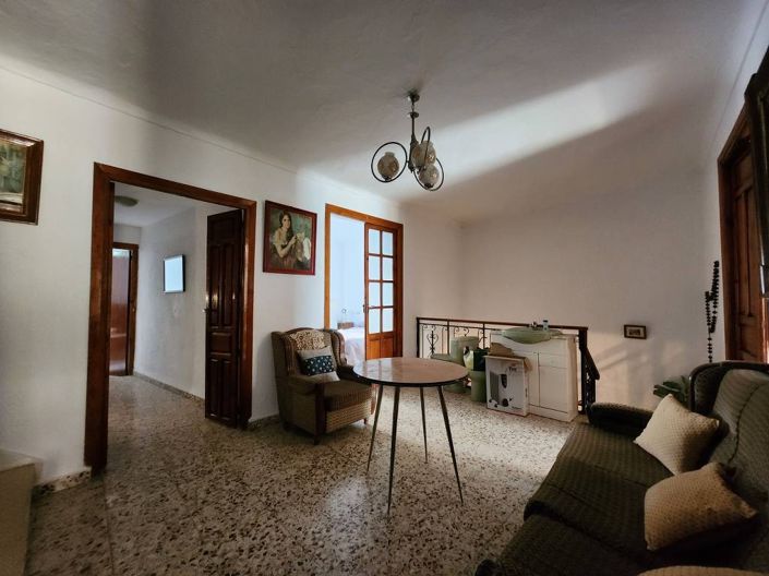 Image No.10-5 Bed Townhouse for sale