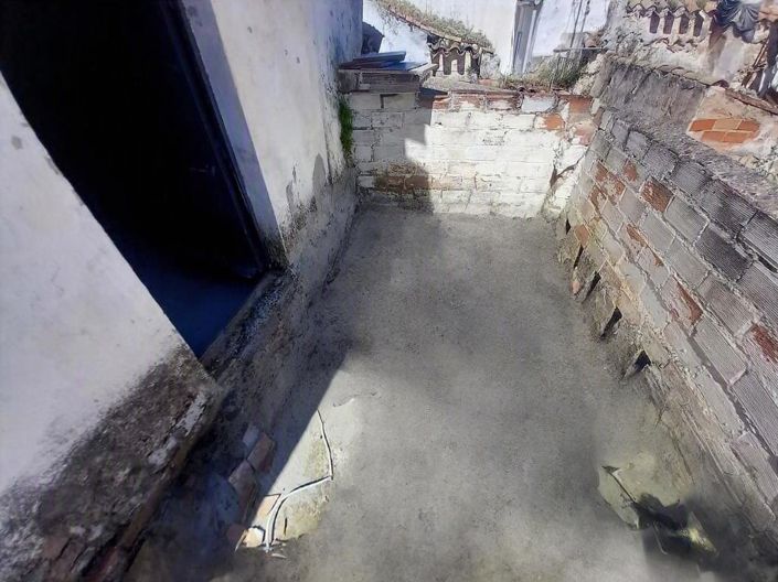 Image No.26-2 Bed Townhouse for sale