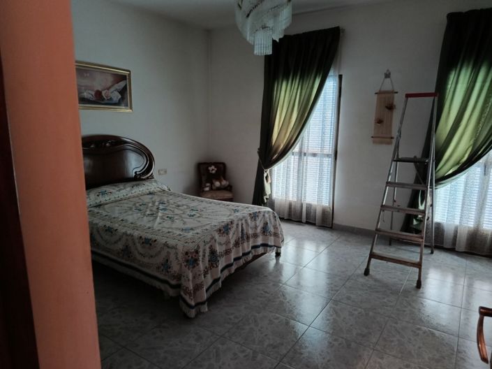 Image No.5-5 Bed Townhouse for sale