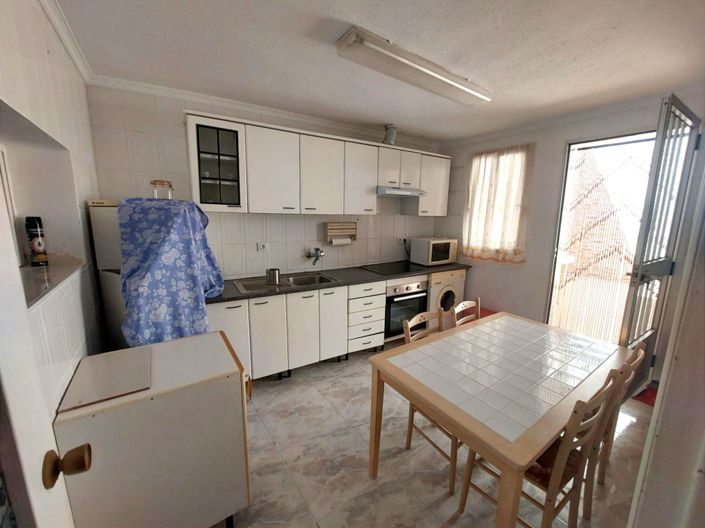 Image No.14-4 Bed Townhouse for sale