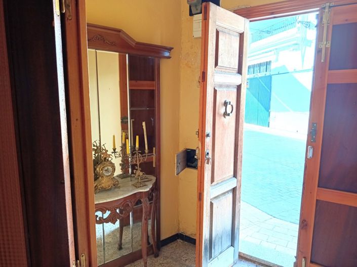 Image No.22-4 Bed Townhouse for sale