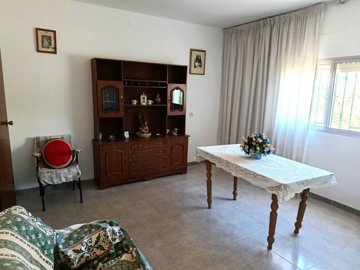 full156665267198152