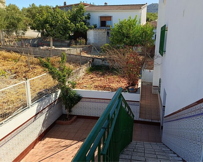Image No.29-3 Bed Townhouse for sale