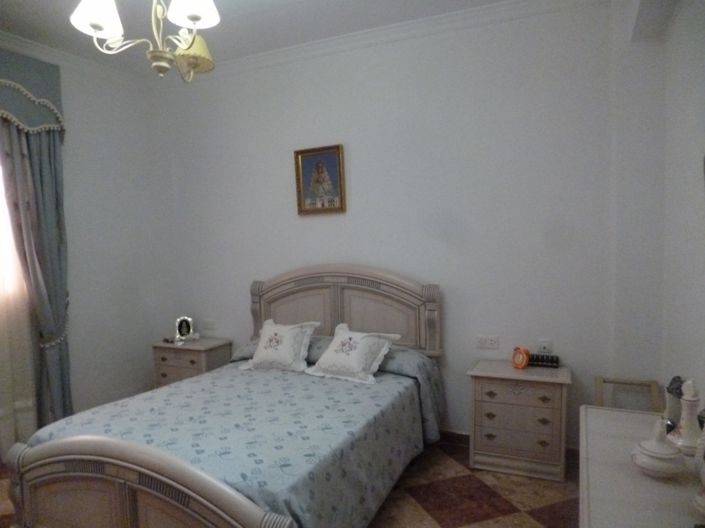 Image No.8-5 Bed Property for sale
