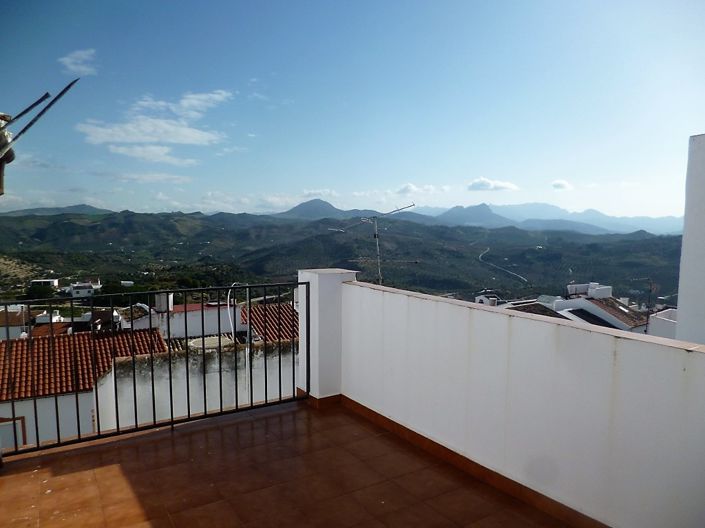 Image No.10-5 Bed Property for sale