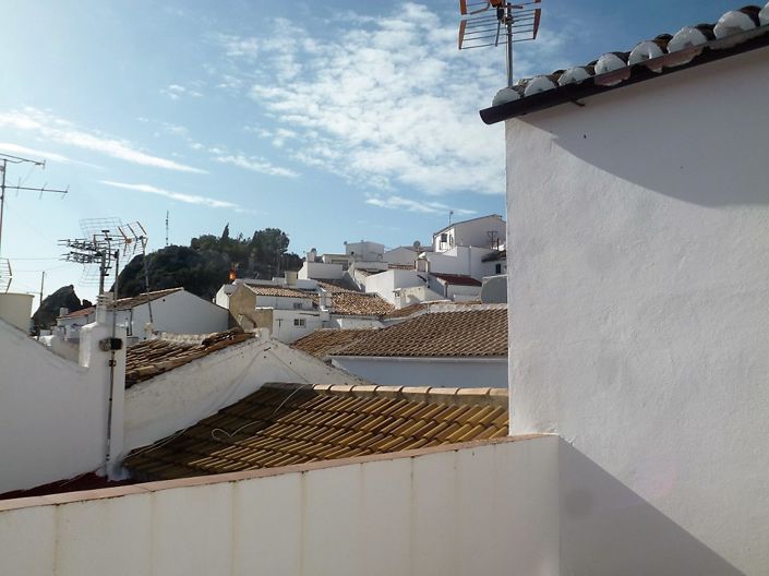 Image No.17-5 Bed Property for sale