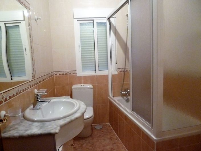 Image No.12-5 Bed Property for sale