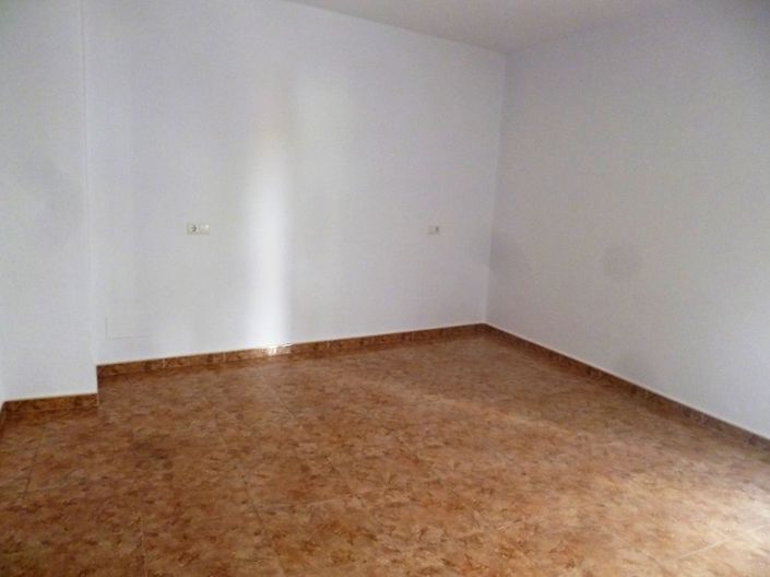 Image No.8-5 Bed Property for sale