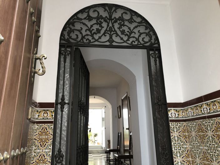 Image No.17-6 Bed Townhouse for sale