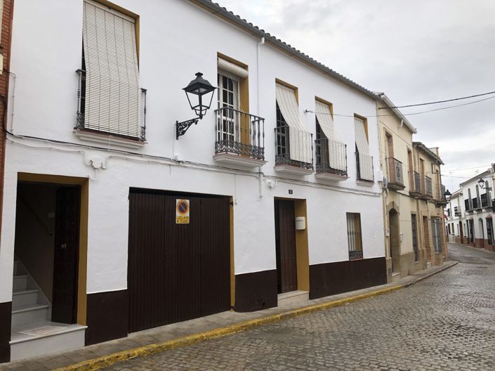Image No.18-6 Bed Townhouse for sale