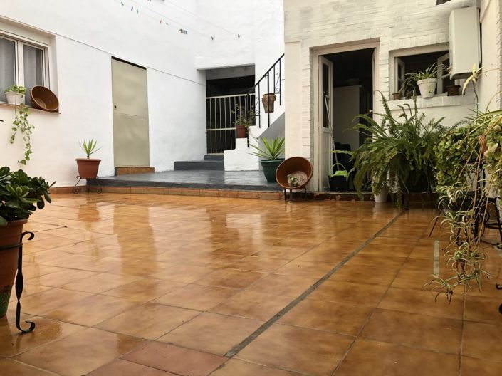 Image No.23-6 Bed Townhouse for sale