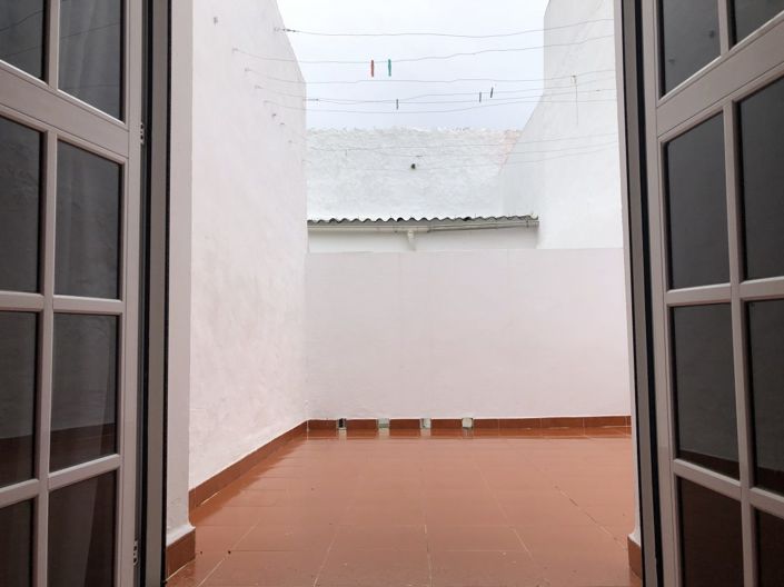 Image No.30-6 Bed Townhouse for sale