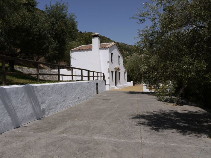 Image No.58-3 Bed Property for sale