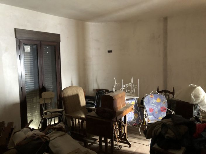 Image No.18-7 Bed House for sale