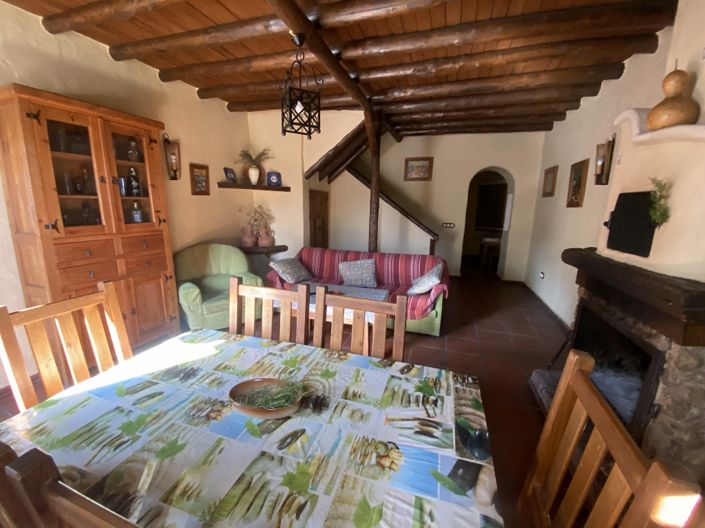 Image No.10-7 Bed Property for sale