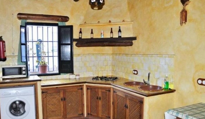 Image No.24-7 Bed Property for sale