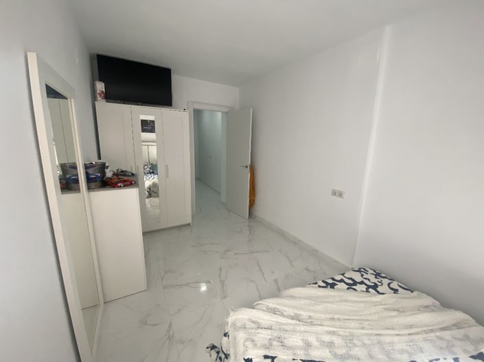 Image No.13-3 Bed Property for sale
