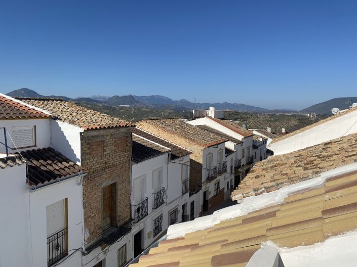 Image No.24-3 Bed Property for sale