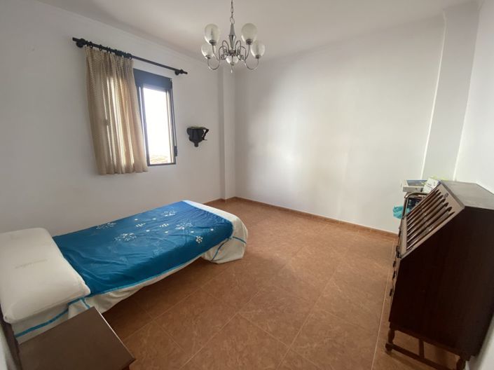 Image No.6-6 Bed Townhouse for sale
