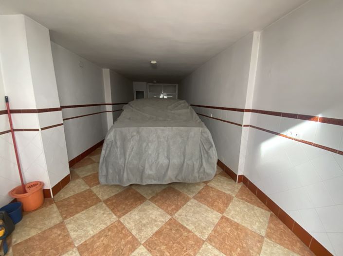 Image No.15-3 Bed Property for sale