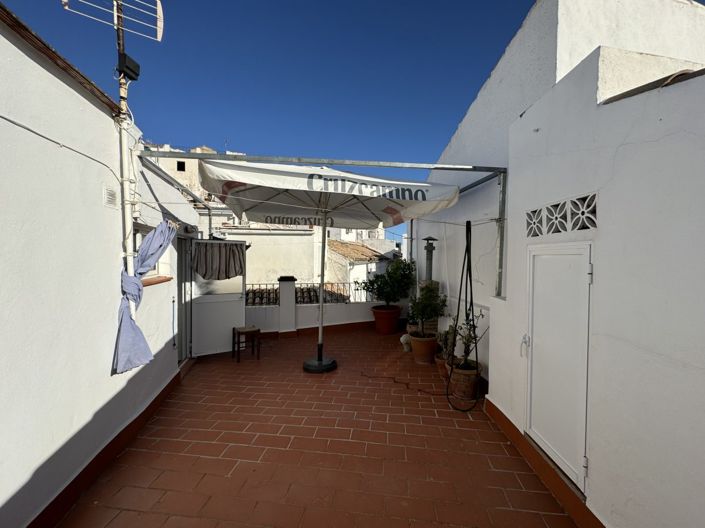 Image No.23-3 Bed Property for sale