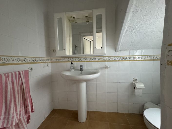 Image No.14-5 Bed Townhouse for sale