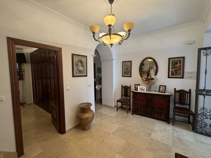 Image No.7-5 Bed Townhouse for sale