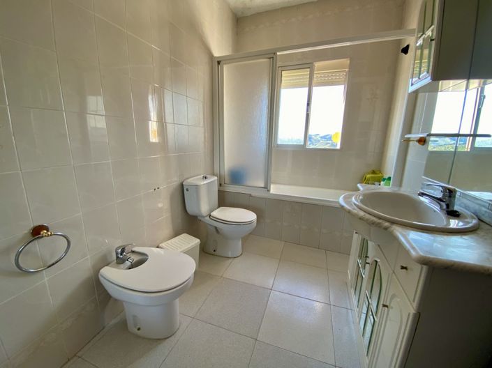 Image No.23-4 Bed Townhouse for sale