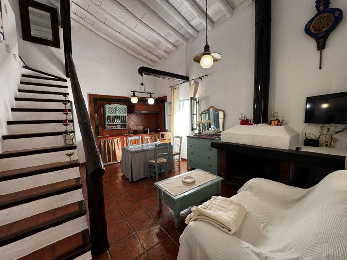 Image No.14-3 Bed Property for sale